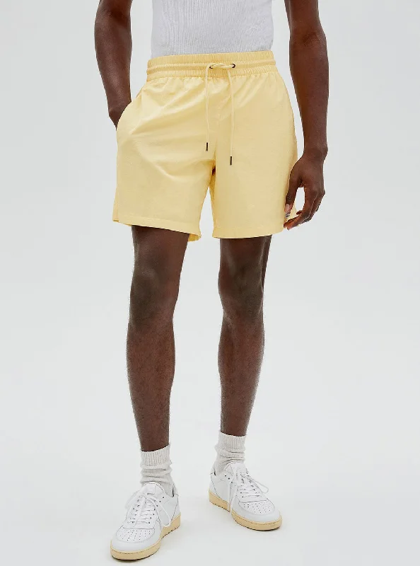 Men's Tapered Pants for a Slimming EffectGUESS Originals Butter Yellow Nylon Patch Shorts Men's Tapered Pants for a Slimming EffectGUESS Originals Butter Yellow Nylon Patch Shorts