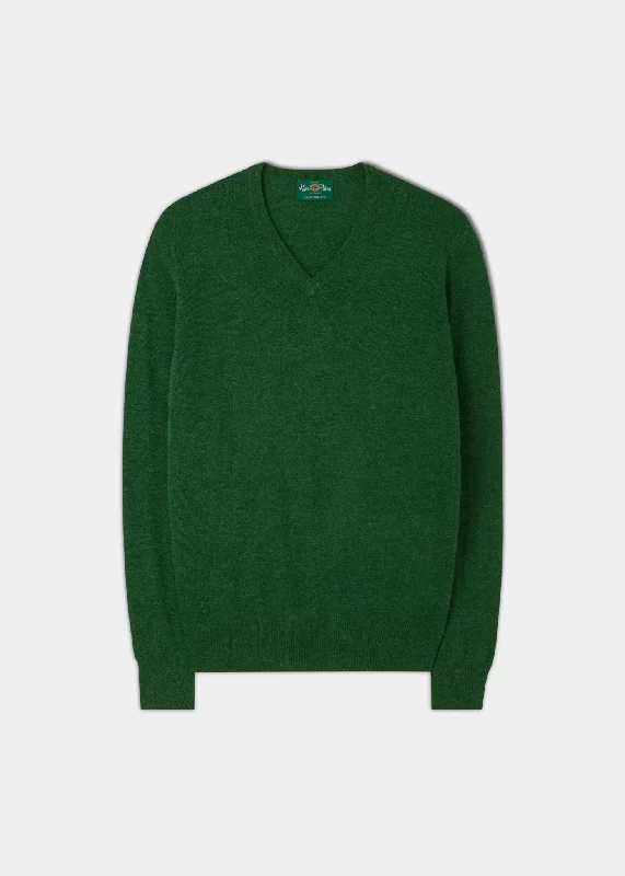 Men's Pants with Hidden PocketsMen's Geelong Lambswool Vee Neck Jumper in Dark Apple - Regular Fit Men's Pants with Hidden PocketsMen's Geelong Lambswool Vee Neck Jumper in Dark Apple - Regular Fit