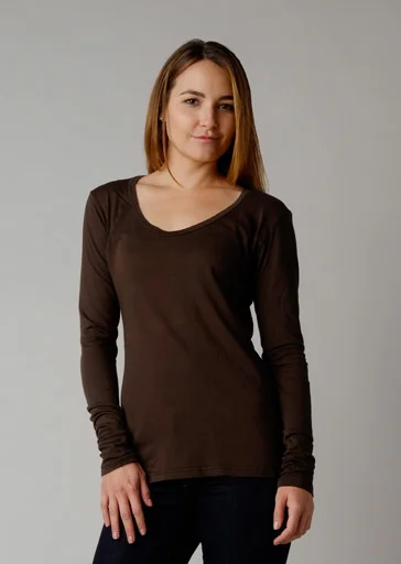 Men's Straight-Leg Jeans in Dark WashBrooklyn Denim Co. Organic Cotton Swoop Neck Long Sleeve