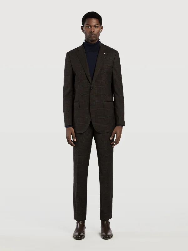 Slim fit performance suit