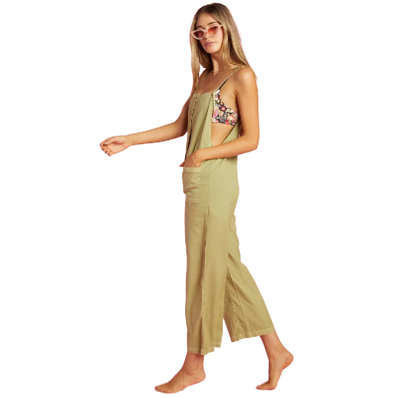Men's Button-Fly Pants for a Traditional TouchWomen's Beach Cruiser Overall