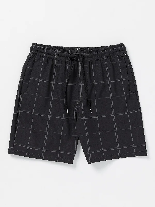 Men's Straight-Leg Jeans for a Classic FitRunoff Elastic Waist Hybrid Shorts - Black Men's Straight-Leg Jeans for a Classic FitRunoff Elastic Waist Hybrid Shorts - Black