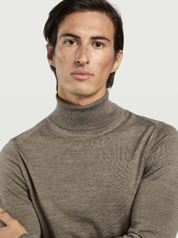 Men's Sweaters for Winter SportsExtra fine merino wool turtle neck sweater