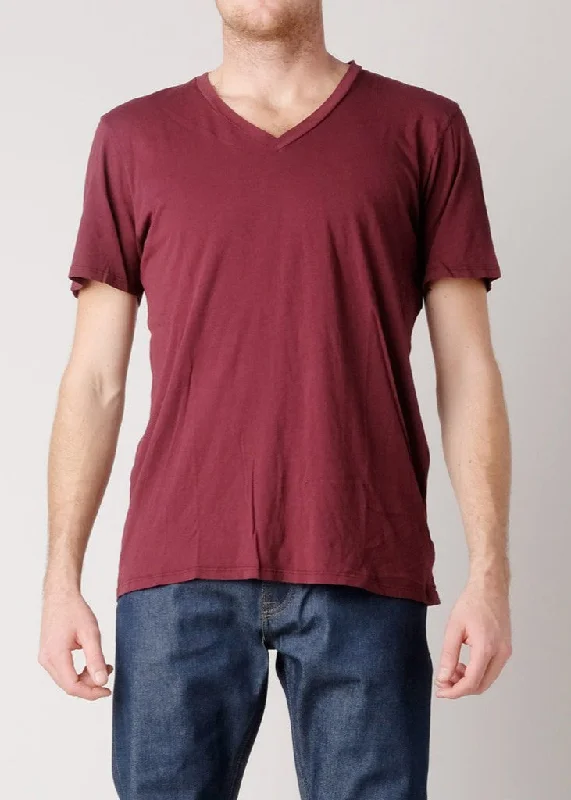 High-Waisted Men's JeansBrooklyn Denim Co. Organic Cotton V-Neck T-Shirt - Barbera
