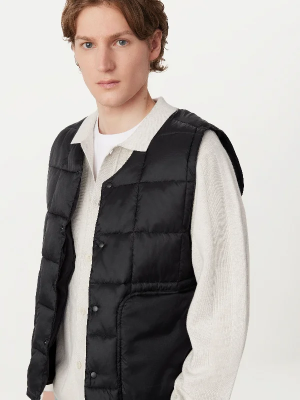 Waterproof Men's ParkasThe Aero Packable Vest in Black