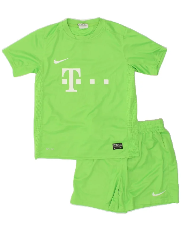 Trendy Men's Anorak JacketsNIKE Boys Dri Fit Graphic 2 Piece Set 10-11 Years Medium Green Polyester Trendy Men's Anorak JacketsNIKE Boys Dri Fit Graphic 2 Piece Set 10-11 Years Medium Green Polyester